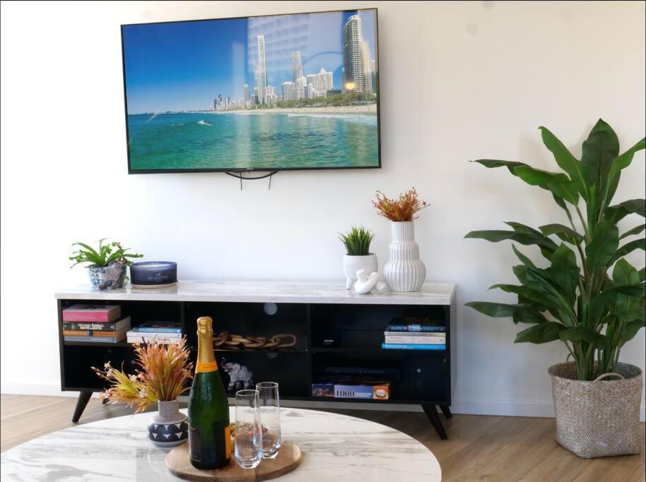 Modern 1 Brm Apartment With Pool Close To Beach Gold Coast Esterno foto