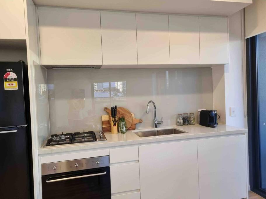 Modern 1 Brm Apartment With Pool Close To Beach Gold Coast Esterno foto