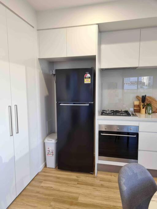 Modern 1 Brm Apartment With Pool Close To Beach Gold Coast Esterno foto