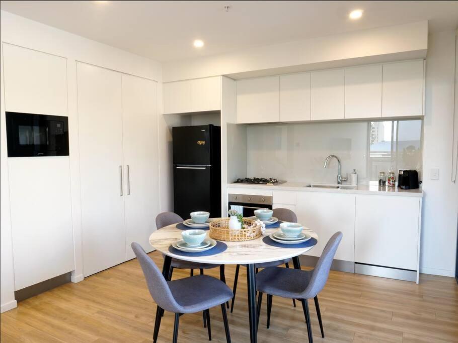 Modern 1 Brm Apartment With Pool Close To Beach Gold Coast Esterno foto