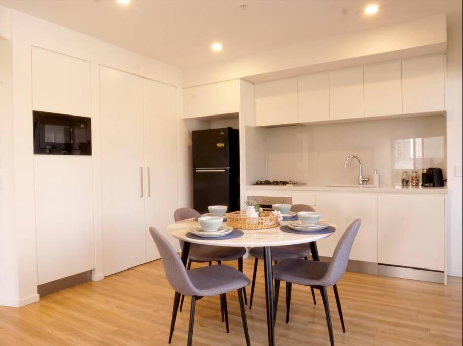 Modern 1 Brm Apartment With Pool Close To Beach Gold Coast Esterno foto